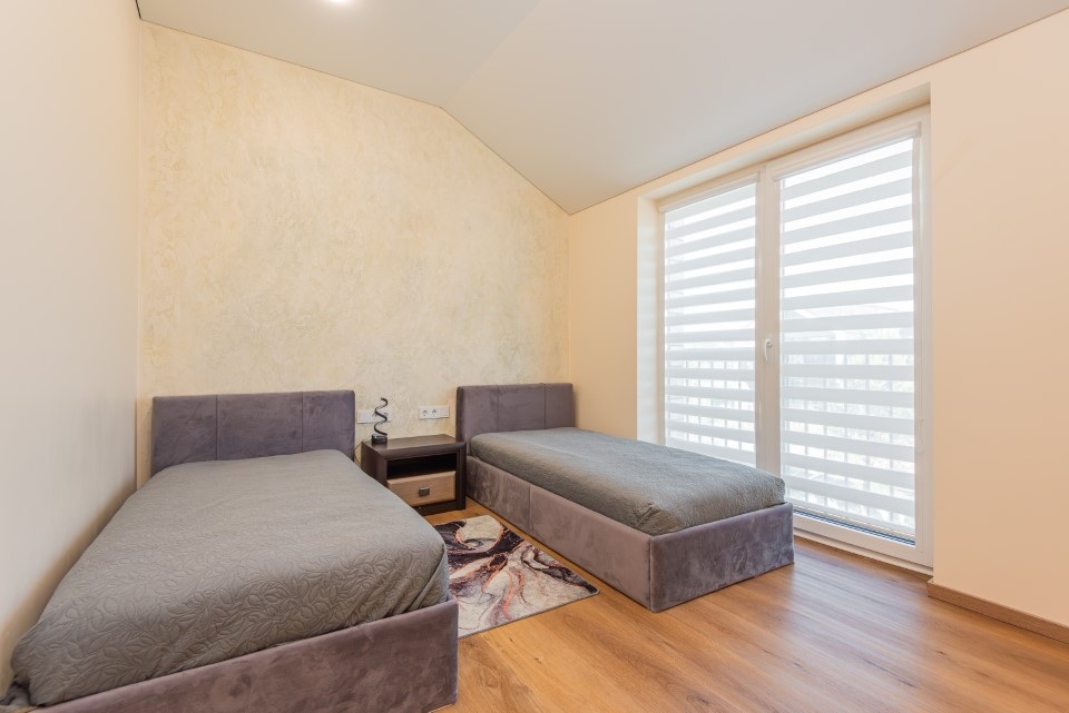 Palanga, Vaivorykštės g., mūrinis sublokuotas namas