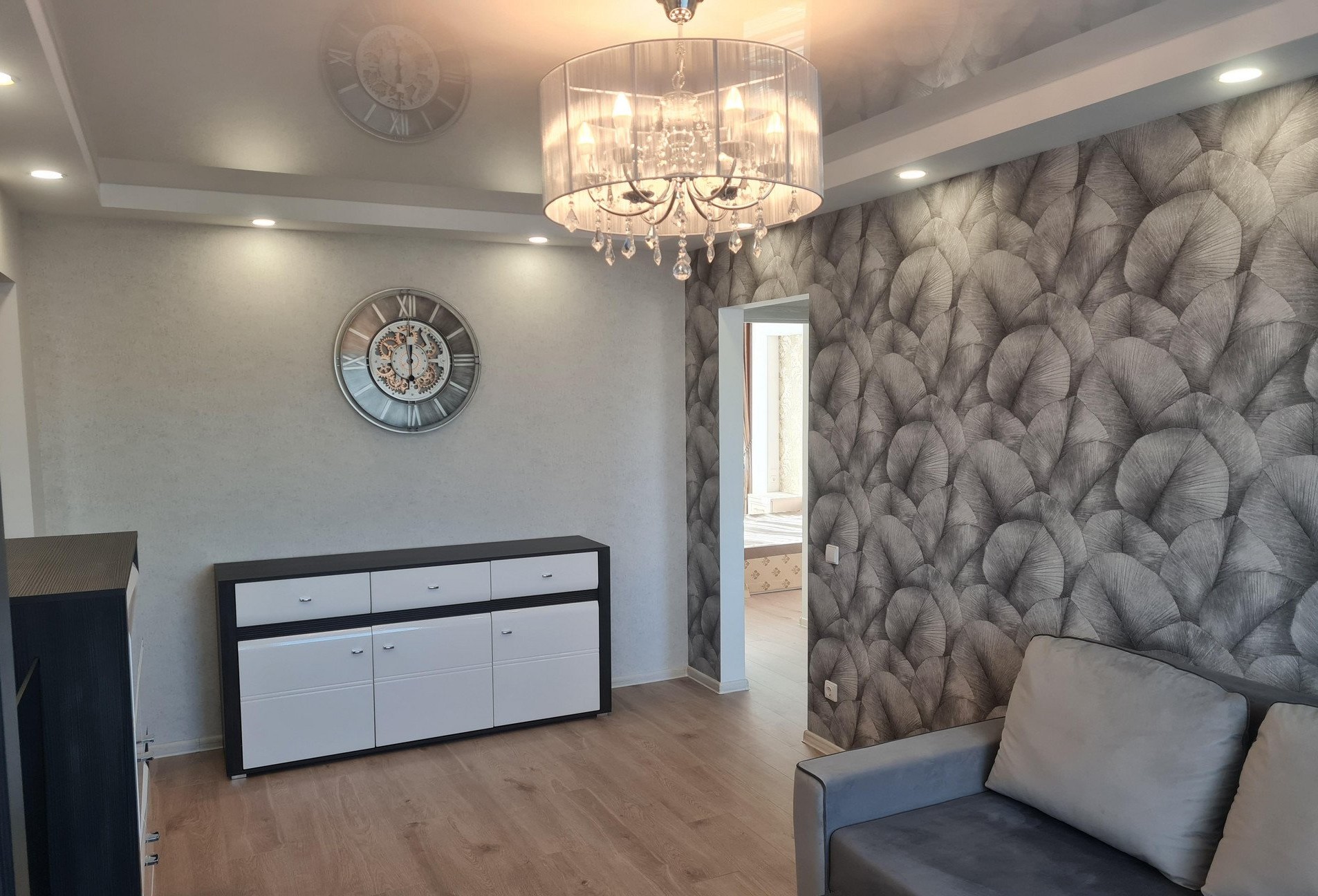 Parduodamas 3 kambarių butas Klaipėdoje, Debreceno g.