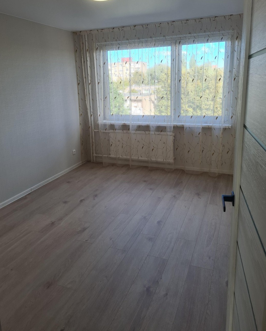 Parduodamas 3 kambarių butas Klaipėdoje, Debreceno g.