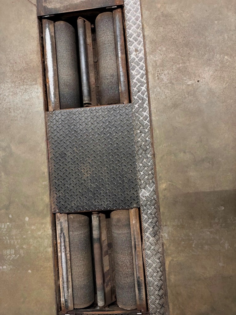 Parduodama stabdžių patikros sistema Beissbarth display bd 600 series (Vokietija) – 2 100eur Platesnė info telefonu: 0 615 39603 Darius